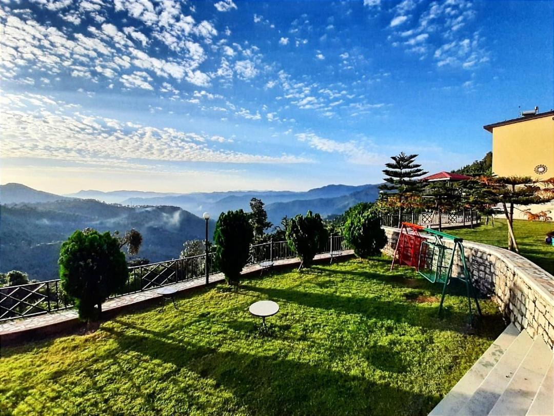 Mist N Meadows Resort Rājgarh Exterior foto