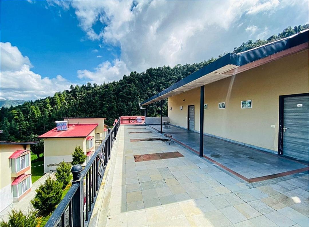 Mist N Meadows Resort Rājgarh Exterior foto